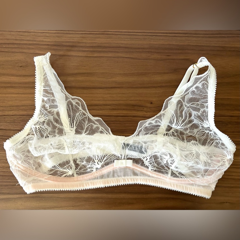Huit 8 Paris Elegant Lace Bralette Bra in Cream Size Large NWOT